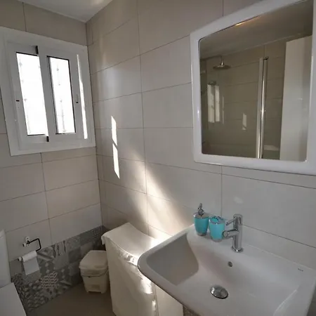 Homley Apartment *
